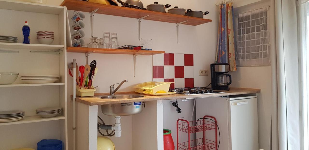 Mas Des Cypres Apartment Сен Мари де ла Мер Екстериор снимка